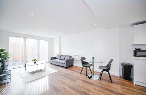 Bracknell Apartment | 1 Bed Serviced Apartment Bracknell with parking 5 mins from station