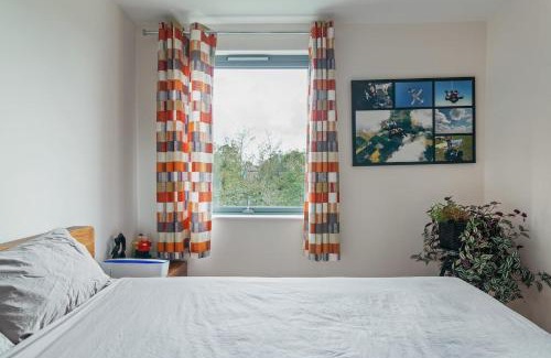 Friern Barnet Apartment | 1-Bed Spacious Flat, North London, 15 Minutes to Central