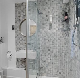Plymouth Apartment | 1 Bed Stylish Central Apartment - Barbican Plymouth