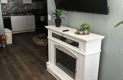 Eastland Apartment | 1 bedroom, 1 bath apartment in delightful Eastland.nCozy, quiet, and nice view.