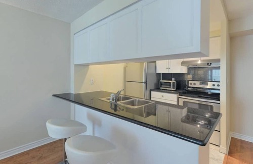 Downtown Toronto Apartment | 1 Bedroom/1 Bathroom Suite