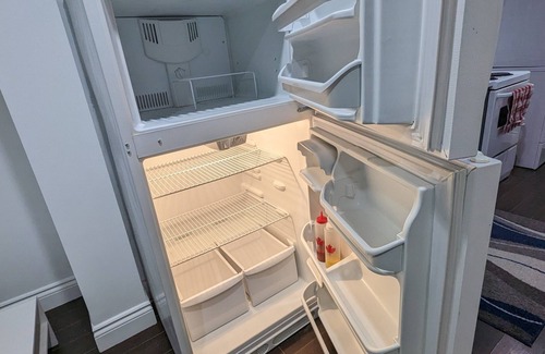 Etobicoke Apartment | 1 Bedroom, 1 Bathroom with kitchen Flat/apartment