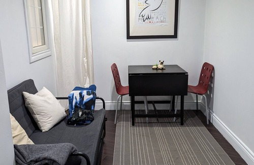 Etobicoke Apartment | 1 Bedroom, 1 Bathroom with kitchen Flat/apartment