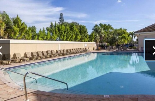 Cypress Lake Apartment | 1 Bedroom 15min to beach, pool/hot tub access. Quiet and clean community.