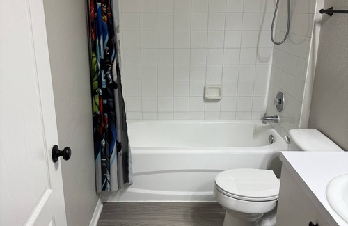 Cypress Lake Apartment | 1 Bedroom 15min to beach, pool/hot tub access. Quiet and clean community.