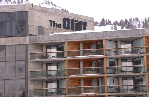 Salt Lake Mountain Resorts Condo | 1 Bedroom at Snowbird Utah, April 8 to April 15 Cliff Club Resort Ski In/Out