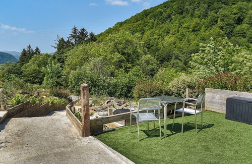 Gwynedd- Snowdonia Cottage | 1 bedroom accommodation in Capel Garmon, near Llanrwst