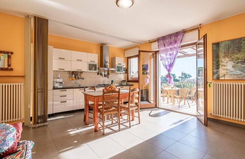 Cologna Spiaggia Apartment | 1 bedroom accommodation in Cologna spiaggia