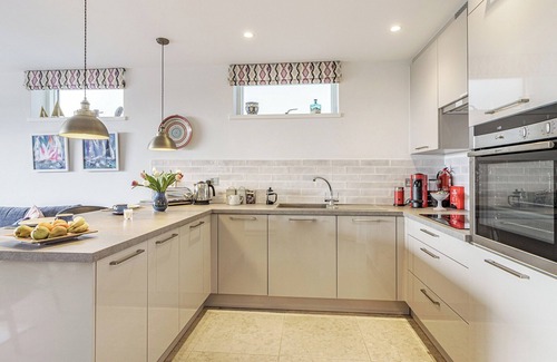 Dartmouth Cottage | 1 bedroom accommodation in 3 Coombe Close