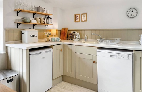 Potter Brompton Cottage | 1 bedroom accommodation in Sawdon, near Scarborough