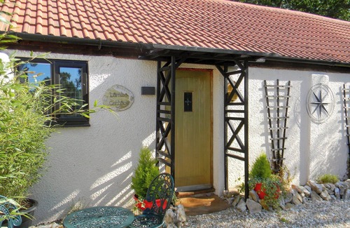 Cullompton Cottage | 1 bedroom accommodation in Blackdown Hills, near Culmstock