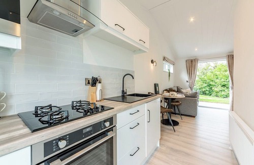 Great Coxwell Ski Chalet | 1 bedroom accommodation in Faringdon
