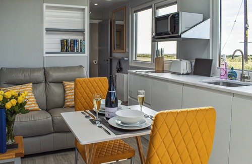 Holyhead Cottage | 1 bedroom accommodation in Penrhos Feilw, near Trearddur Bay