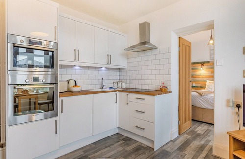 Paignton Cabin | 1 bedroom accommodation in Goodrington, near Paignton