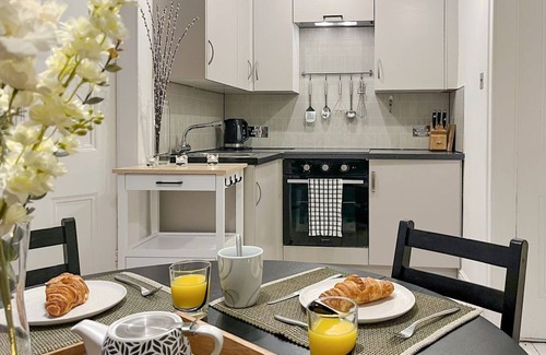 Falkirk Cottage | 1 bedroom accommodation in Falkirk