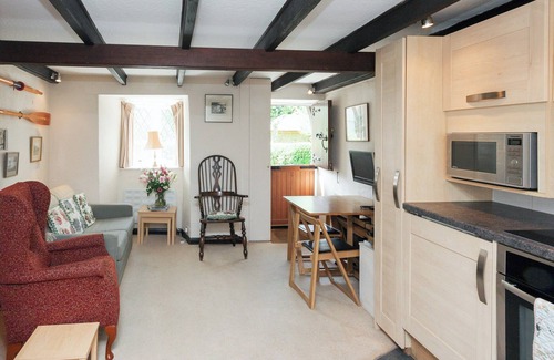 Salcombe Cottage | 1 bedroom accommodation in Batson