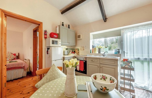 Gowerton Cottage | 1 bedroom accommodation in Gowerton, Gower