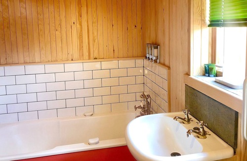 Stoke Gabriel Cabin | 1 bedroom accommodation in Stoke Gabriel, near Totnes