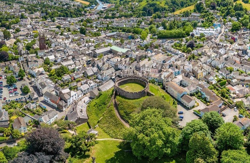 Stoke Gabriel Cabin | 1 bedroom accommodation in Stoke Gabriel, near Totnes