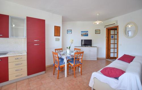 Santa Maria del Mare Torrazzo Apartment | 1 Bedroom Amazing Apartment In Staletti