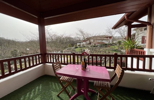 Cambo-les-Bains Apartment | 1-Bedroom Apartment with Pool View in Secure Residence, Cambo-les-Bains
