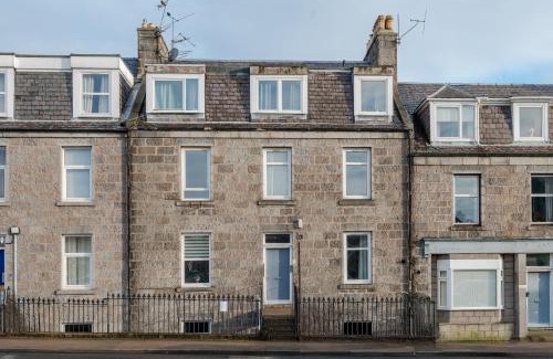 Central Aberdeen Apartment | 1 Bedroom Apartment-Free Parking