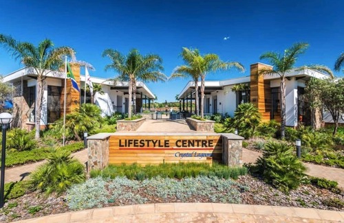 Tshwane Apartment | * 1 Bedroom apartment include a bathroom with a shower and toilet.