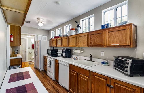 Gainesville Apartment | 1 bedroom Apartment in quaint triplex 12 blocks from UF and downtown