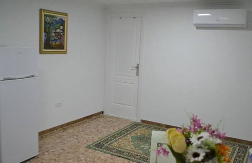 Alicante Apartment | 1 bedroom Apartment with Gallery Balcony Free Netflix, air conditioning