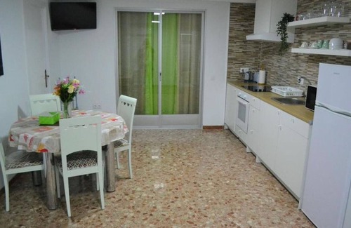 Alicante Apartment | 1 bedroom Apartment with Gallery Balcony Free Netflix, air conditioning