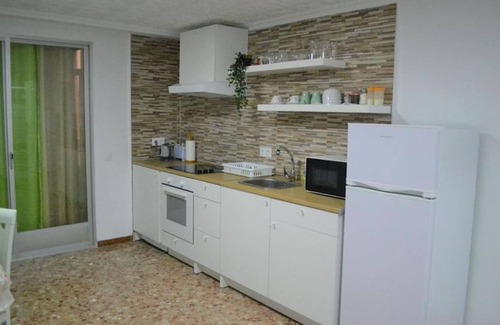 Alicante Apartment | 1 bedroom Apartment with Gallery Balcony Free Netflix, air conditioning