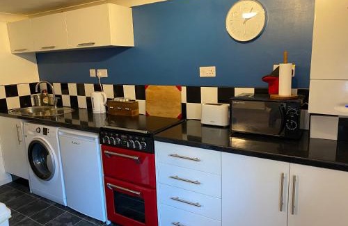 Huntingdon Apartment | 1 bedroom apartment with own entrance and parking space