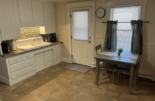 Brunswick Apartment | 1-bedroom Apt in Brunswick with WiFi, AC near Bowdoin College