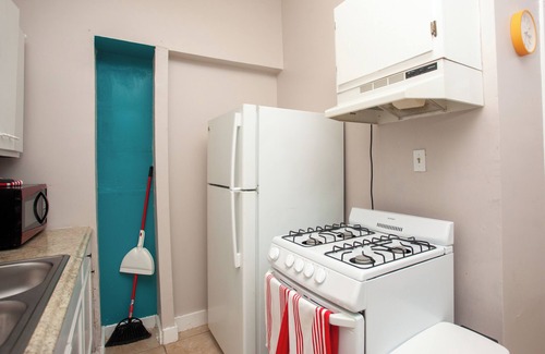 Evergreen Apartment | 1 Bedroom Apt in Lively Midtown - 10 mins from Beale St. and the Riverfront!