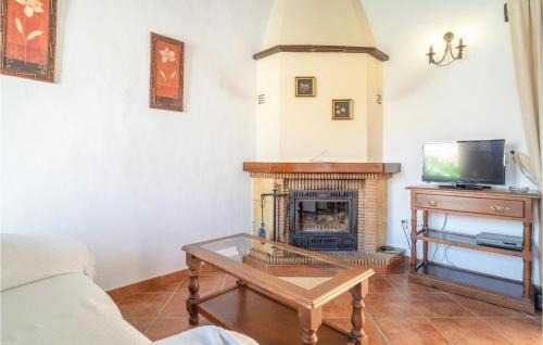 Alfarnatejo Apartment | 1 Bedroom Awesome Apartment In Mondron