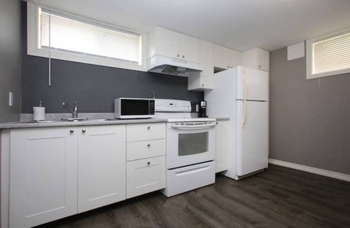 Courtice Apartment | 1 Bedroom Basement Apartment