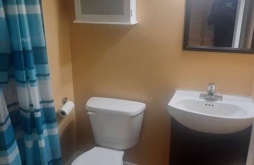 Brampton House | 1 Bedroom Basement Suite