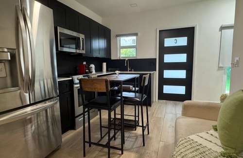 Granada Apartment | 1 Bedroom Casita, by Coral Gables area