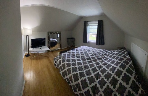 Des Plaines Condo | 1 bedroom condo Ohare pet friendly