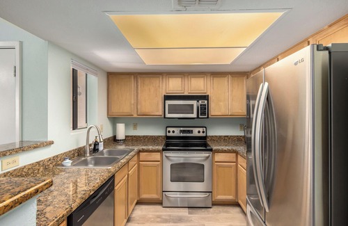 Glendale Condo | 1 Bedroom Condo, Sparkling Pool, Fitness Center, Pets Welcome
