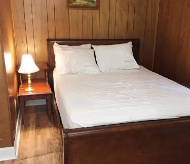 Bobcaygeon House | 1-Bedroom Cottage #2 - Ambleside