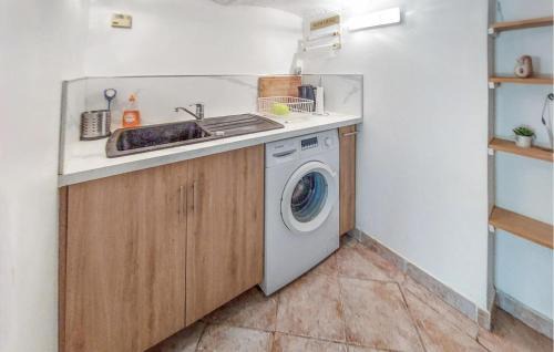Le Mourillon Apartment | 1 Bedroom Cozy Apartment In Toulon