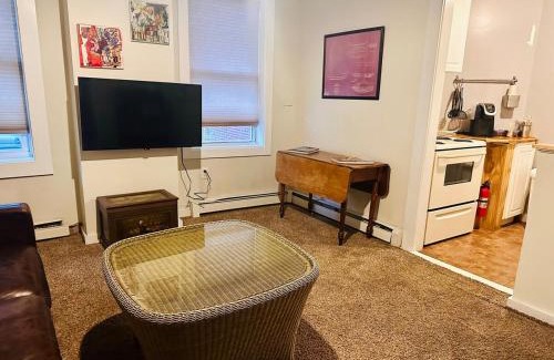 West Bayside Apartment | 1 Bedroom Downtown Portland
