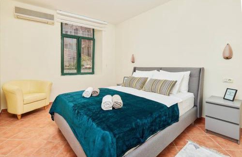 Kotor Old Town Apartment | 1-Bedroom Flat on the Main Square in the Old Town