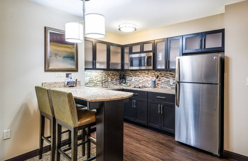 Altoona Condo | 1 Bedroom | Free Breakfast, Indoor Pool + Hot Tub