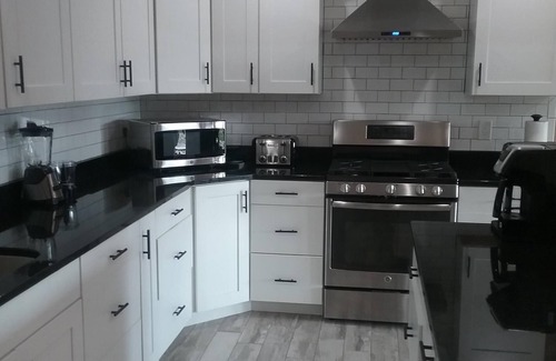 Sevierville Apartment | 1 BEDROOM FULL KITCHEN $97 nwith MOUNTAIN VIEWS, PET FRIENDLYn on 4 ACRES!n