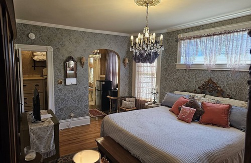 Decatur Apartment | 1 bedroom furnished suite in Historic home perfect for traveling professional