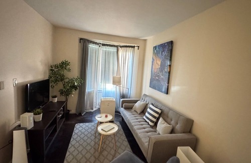 Blake - Jones Apartment | 1 bedroom LESLIEVILLEn
