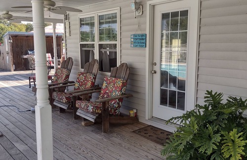 Nazareth Cottage | 1-bedroom poolhouse w/private heated pool, within 10 miles to 11 distilleries.