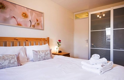 Newbury Apartment | 1 bedroom, self check-in, central and quiet apartment up to 3 in Newbury